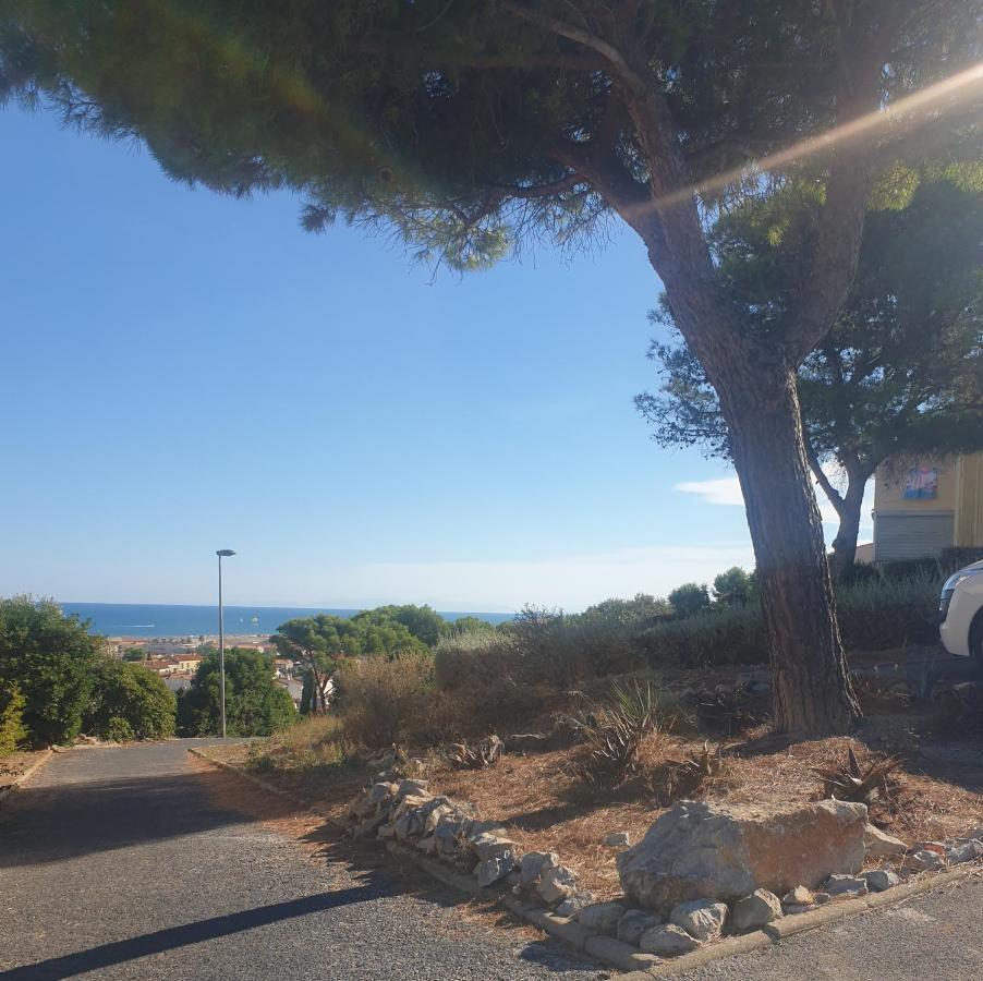 T2 Vue Mer Avec Parking Prive Saint-Pierre-la-Mer  Exterior photo